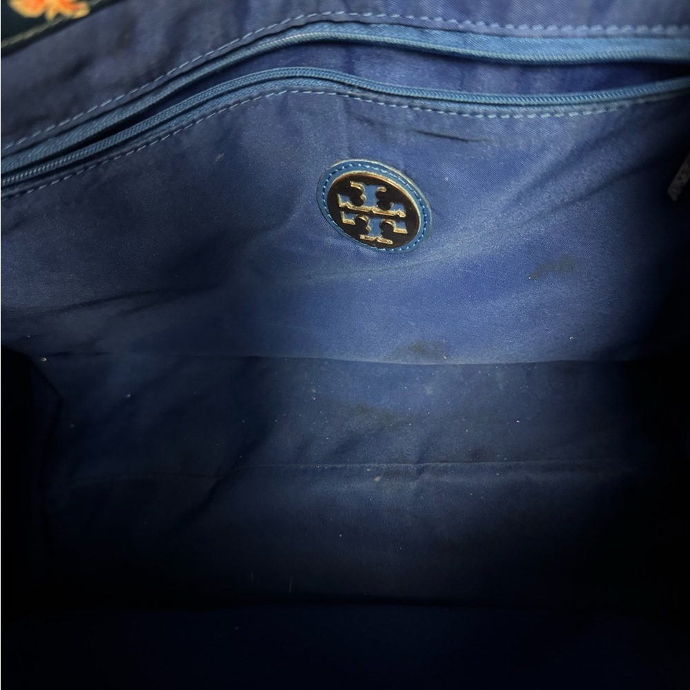 Tory Burch Vinyl Tote Bag - Picture 3 of 9